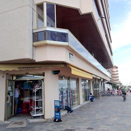 Acogedor Y Amplio Apartamento Familiar A Pie De Playa Calafell Esterno foto