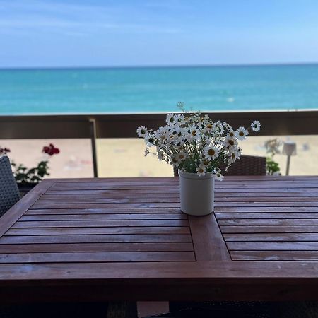 Acogedor Y Amplio Apartamento Familiar A Pie De Playa Calafell Esterno foto