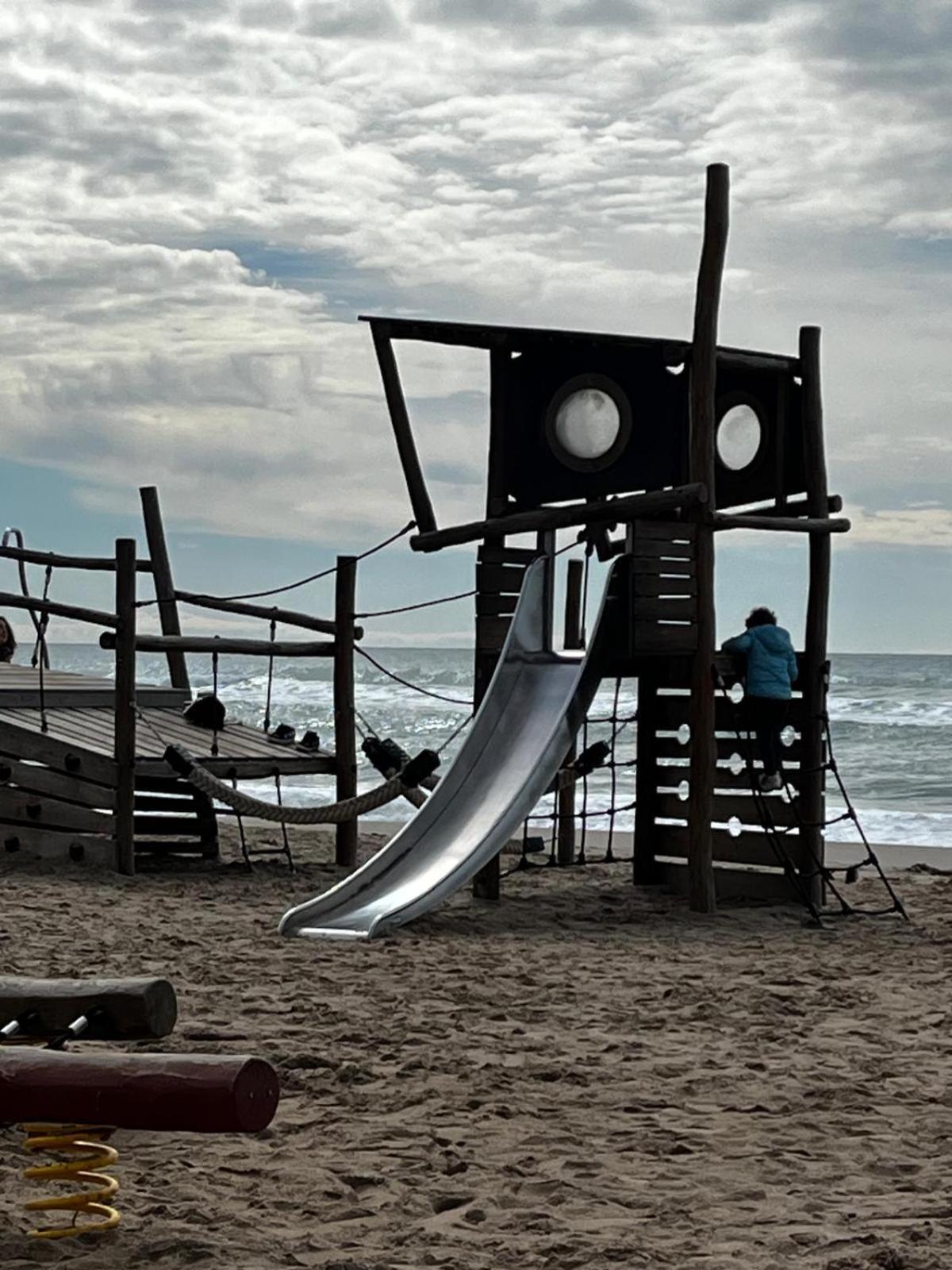 Acogedor Y Amplio Apartamento Familiar A Pie De Playa Calafell Esterno foto
