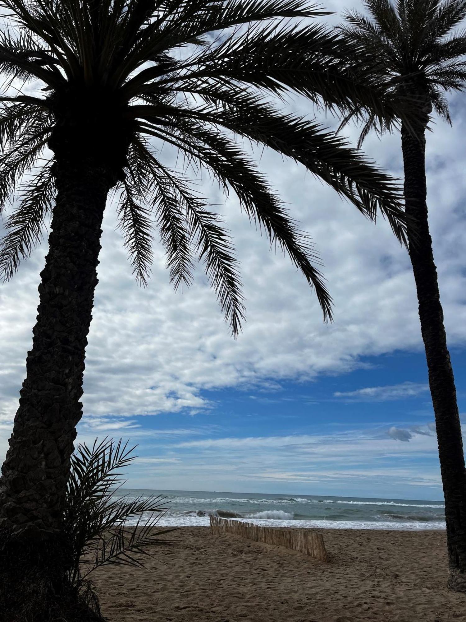 Acogedor Y Amplio Apartamento Familiar A Pie De Playa Calafell Esterno foto