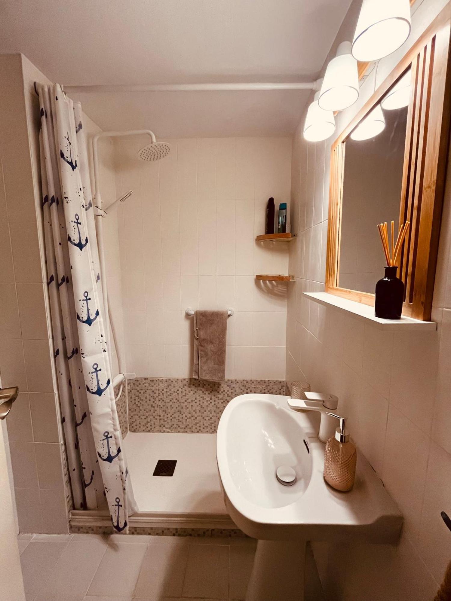 Acogedor Y Amplio Apartamento Familiar A Pie De Playa Calafell Esterno foto